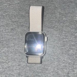 series 4 apple watch with band & charger